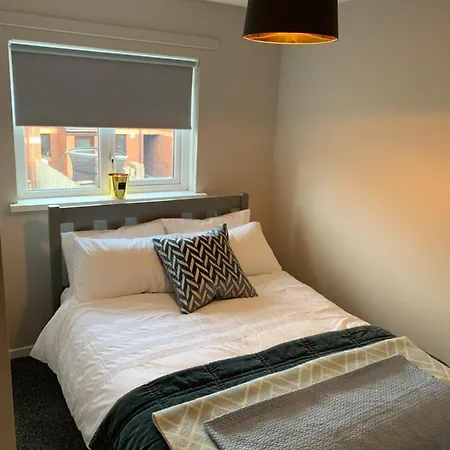 City Break Plush Pad, Walking Distance To City Centre Belfast Exterior photo